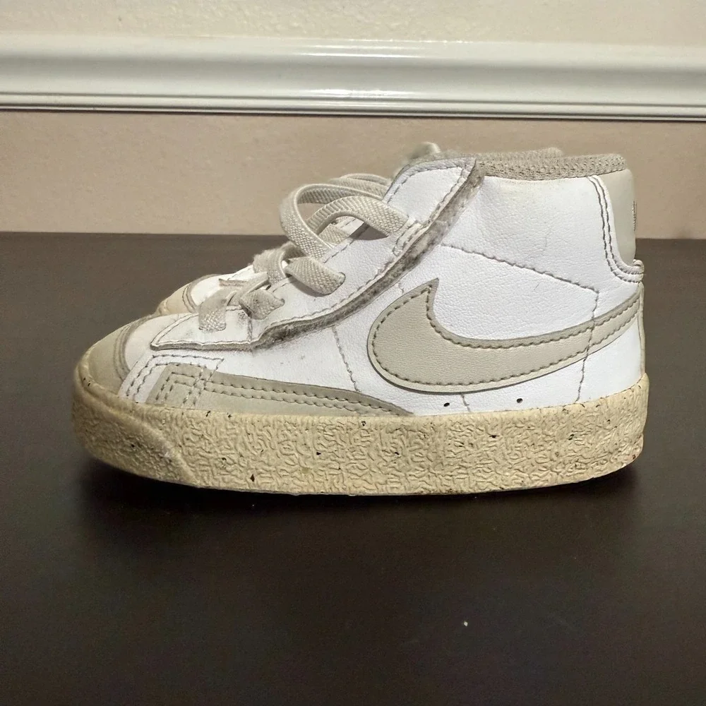 Nike Blazer Mid '77 Sneakers Toddler 6 White Beige Leather Lace-Up Classic Shoes